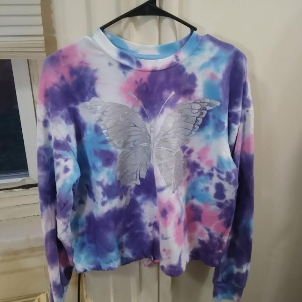 No Boundaries Tye Dye Lunar Butterfly Crop